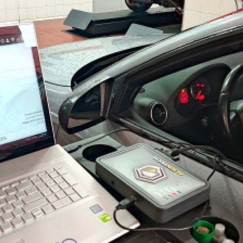 17 Ordenador centralita para reprogramación de coches