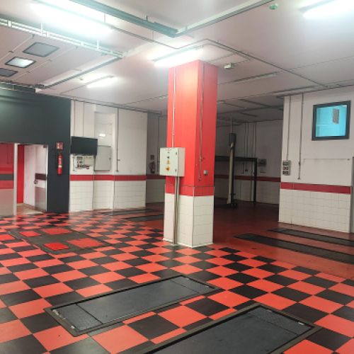 09 Interior del taller vacío